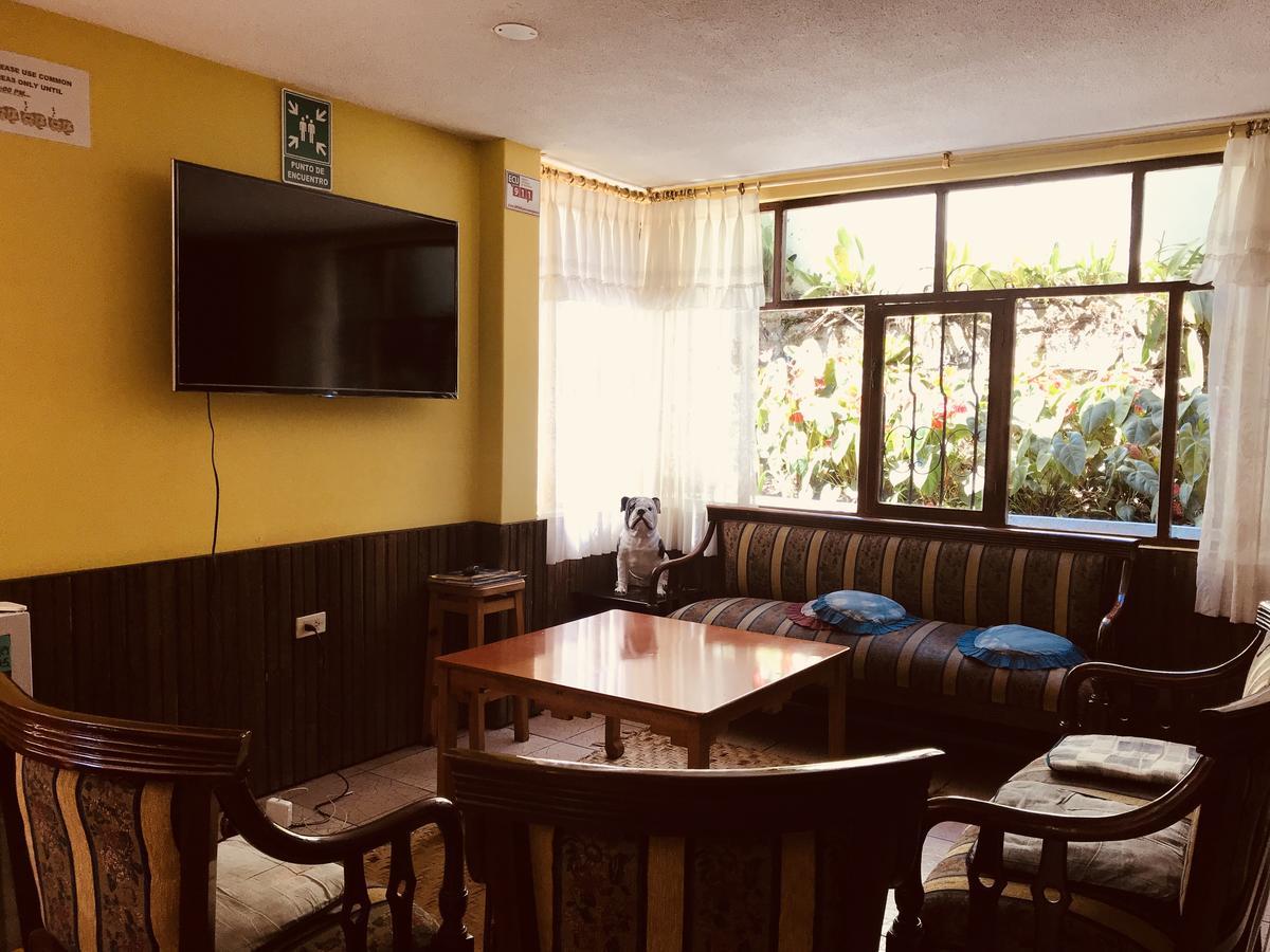 Hostal Princesa Maria Banos  Luaran gambar