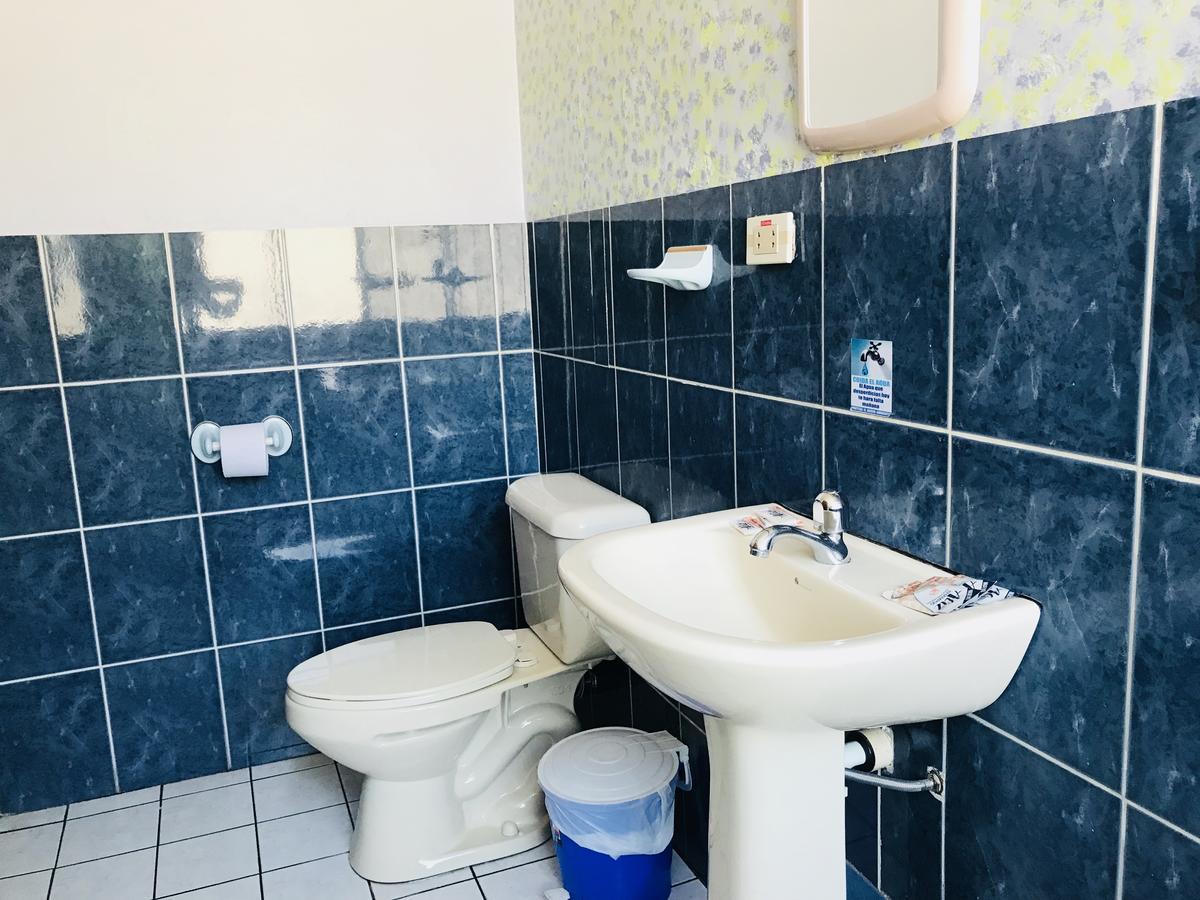 Hostal Princesa Maria Banos  Luaran gambar